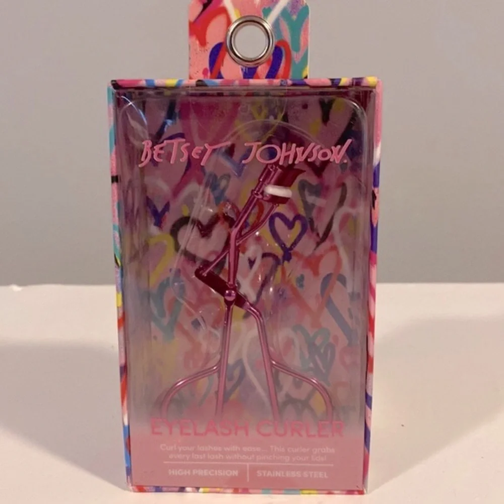 Betsy Johnson Eyelash Curler